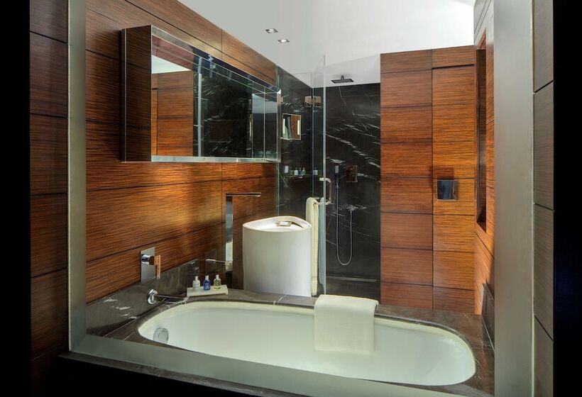 Номер Deluxe, Radisson Blu Atria Bengaluru