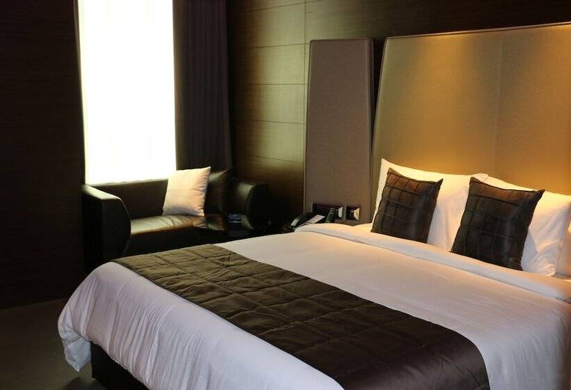 Номер Deluxe, Radisson Blu Atria Bengaluru