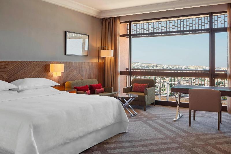 اتاق لوکس با تخت بزرگ, Sheraton Tunis