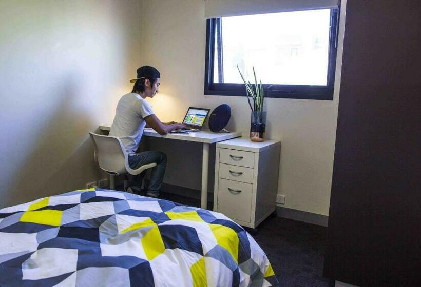 Quarto Estandar Individual, Carrichouse
