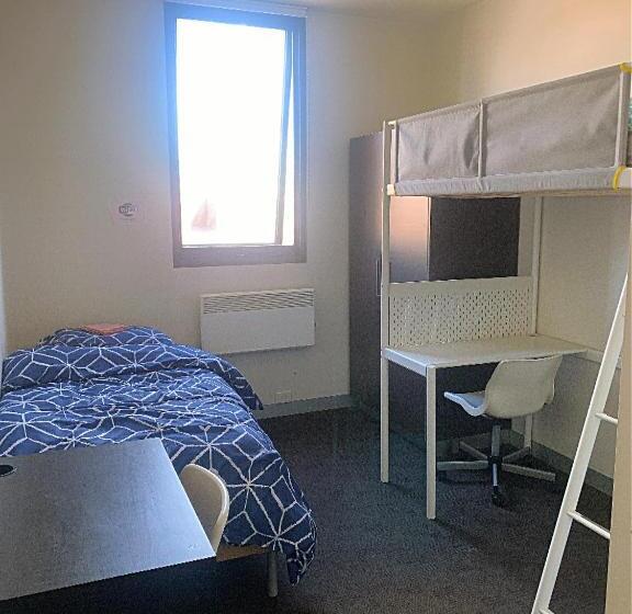 Quarto Estandar, Carrichouse