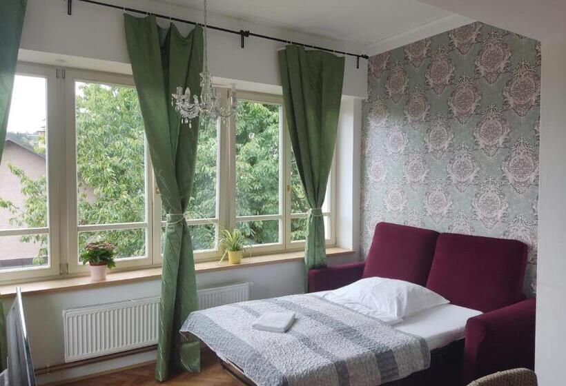 スイート, Vila Janáčkova   1st Republic Villa