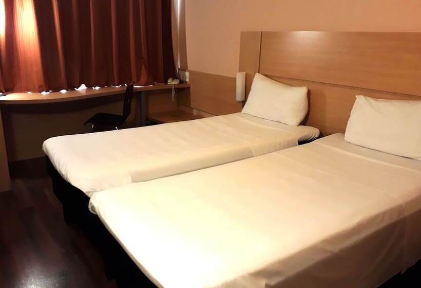 Quarto Estandar, Ibis Salvador Rio Vermelho