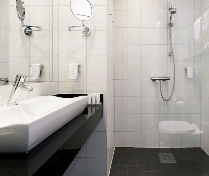 家庭间, Quality Hotel Residence