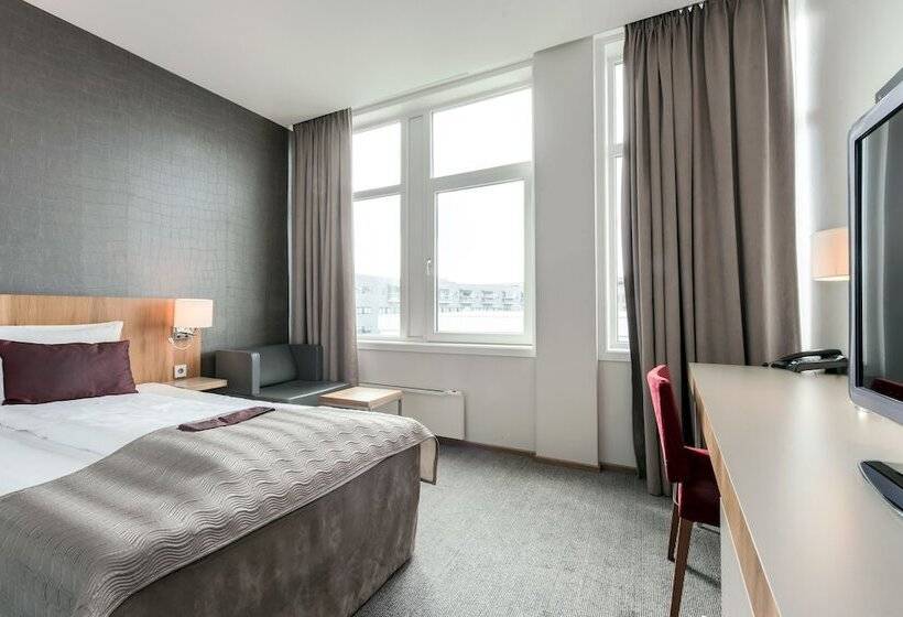 家庭间, Quality Hotel Residence