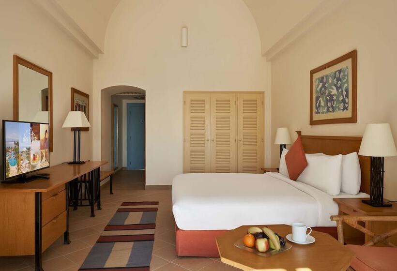 اتاق استاندارد با تخت بزرگ, Strand Beach Resort