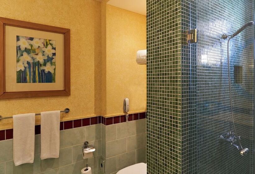 اتاق استاندارد با چشم‌انداز دریا, Strand Beach Resort