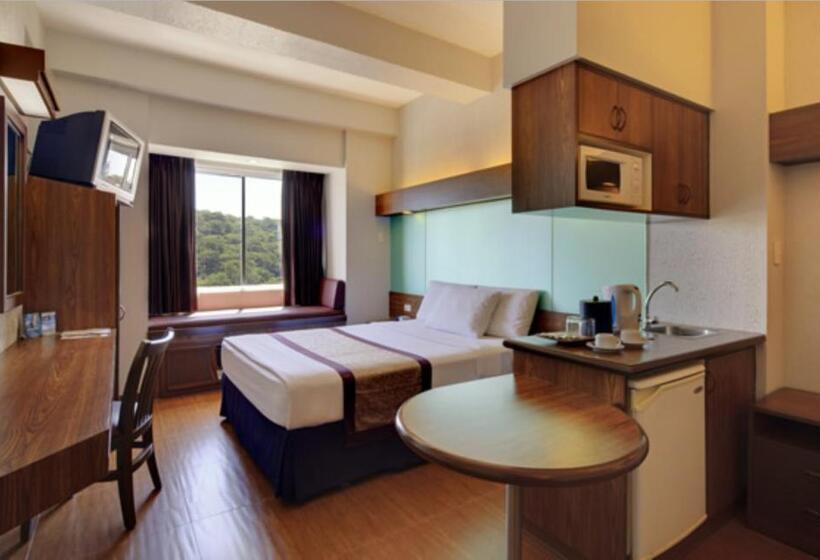 Люкс, Microtel By Wyndham Baguio