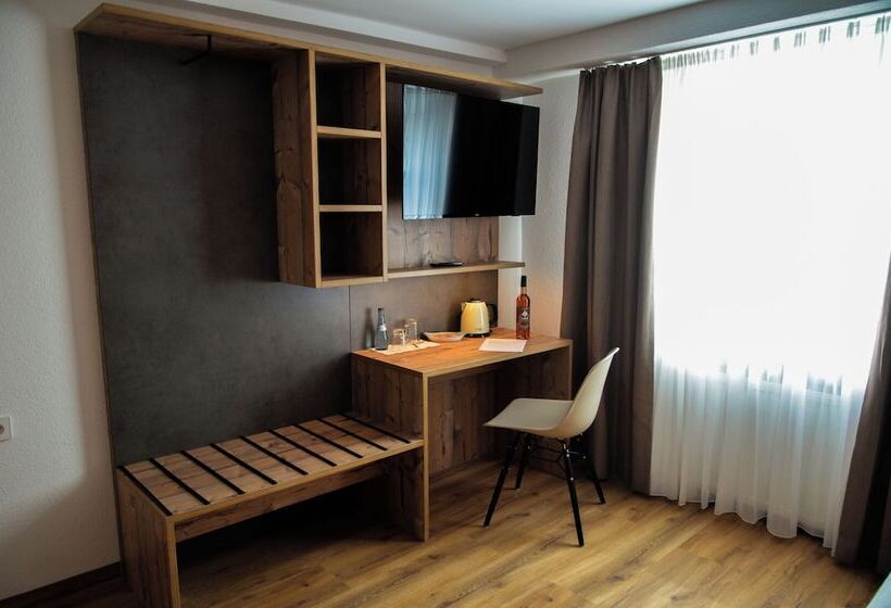 غرفة قياسية فردية, Gasthof Zum Ritter   A Cozy Historical Landmark