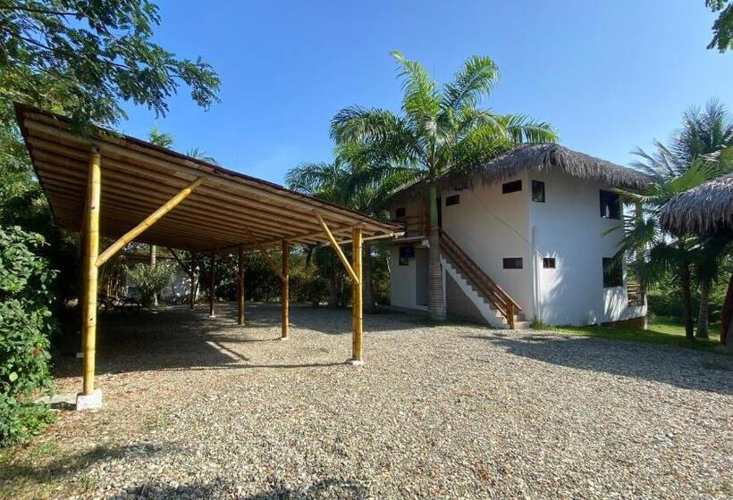 Семейный Номер, Hosteria Guachapeli