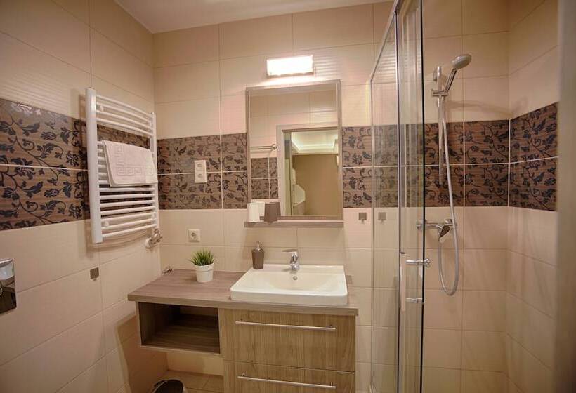 آپارتمان سوپریور 1 خوابه, Zafir Apartmanhaz