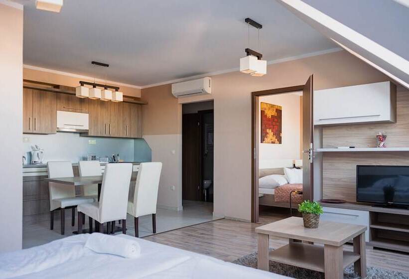آپارتمان سوپریور 1 خوابه, Zafir Apartmanhaz