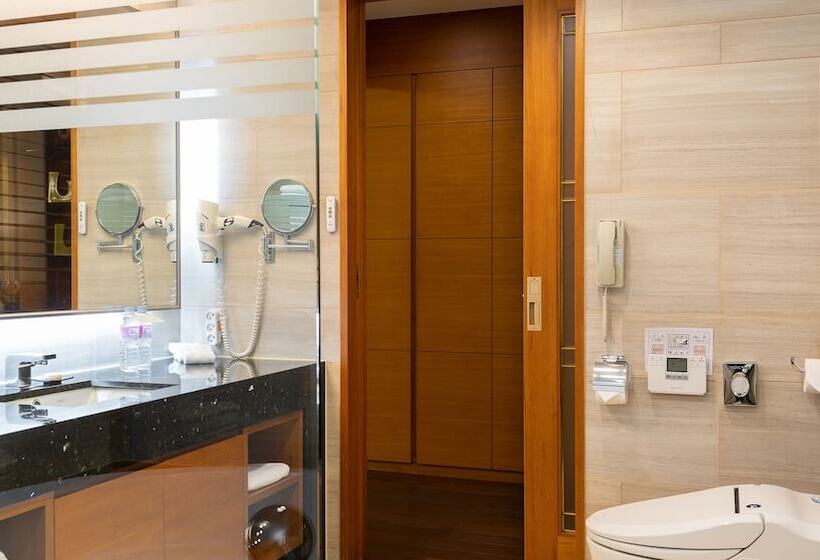 سوئیت رویال, Lotte Hotel Vladivostok