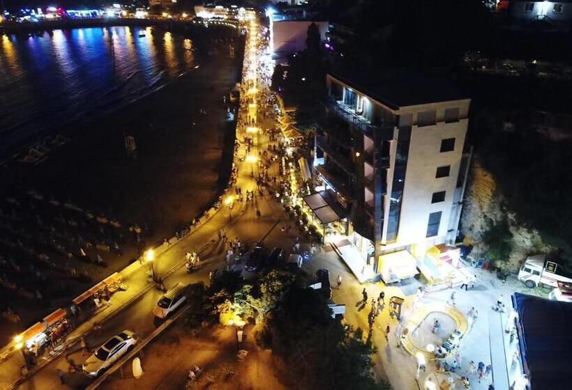 آپارتمان 2 خوابه با چشم‌انداز دریا, Cruiser