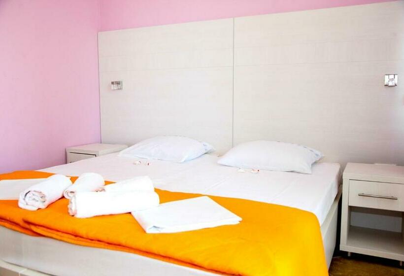 استودیوی استاندارد با چشم‌انداز دریا, Apartments Art