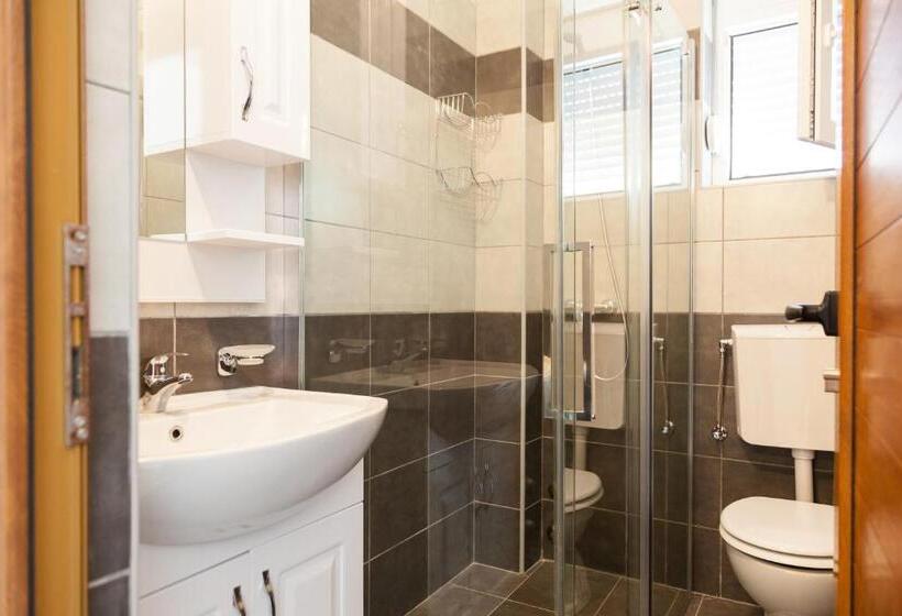 استودیوی استاندارد با چشم‌انداز دریا, Apartments Art