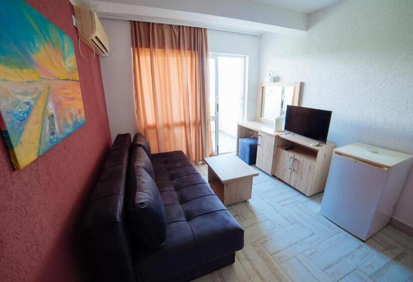 اتاق استاندارد با چشم‌انداز دریا, Apartments Art
