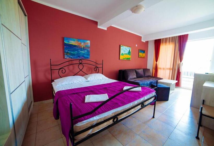 اتاق استاندارد با چشم‌انداز دریا, Apartments Art