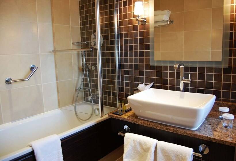 Номер Стандарт Индивидуальный, Doubletree By Hilton Dunblane Hydro