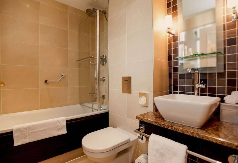 Номер Стандарт Плюс, Doubletree By Hilton Dunblane Hydro