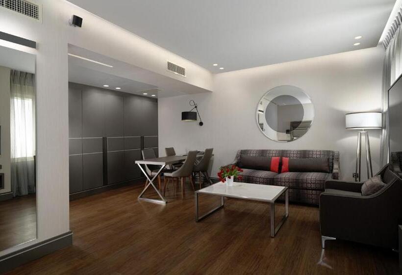 Полулюкс, Holiday Suites