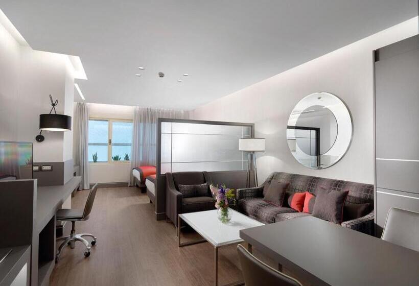 Семейный Номер, Holiday Suites