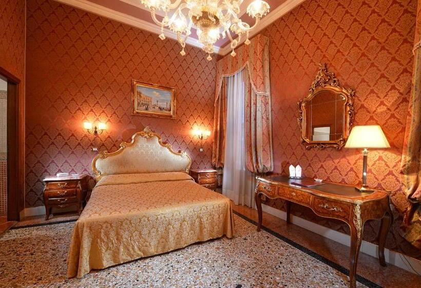 اتاق سوپریور سه تخته, Residenza Hotel San Maurizio