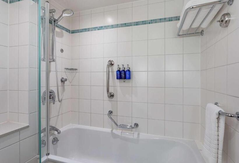 اتاق استاندارد, Radisson Blu Hotel London Stansted Airport