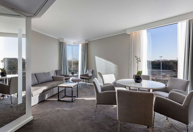 Люкс, Radisson Blu Hotel London Stansted Airport