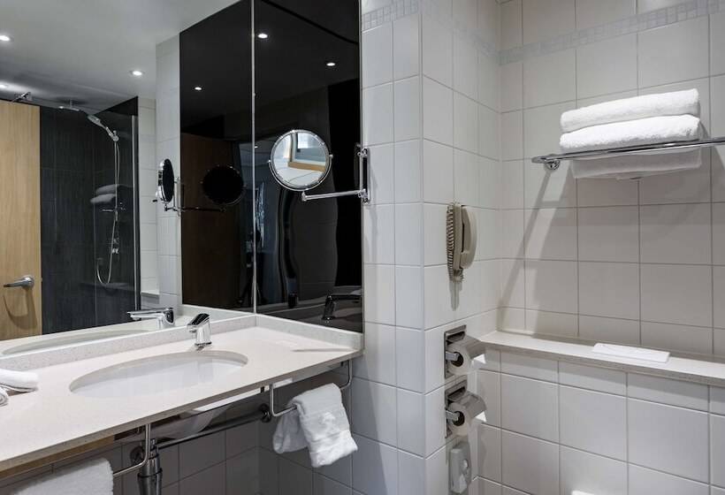 سوییت, Radisson Blu Hotel London Stansted Airport