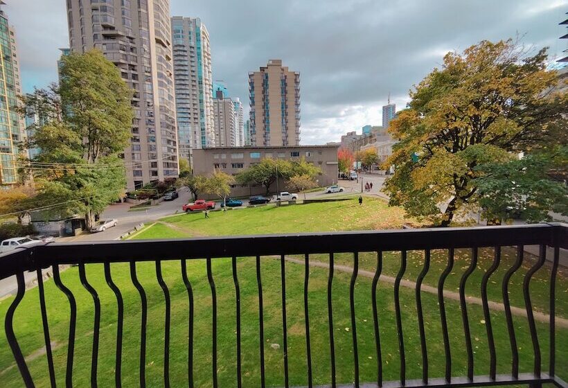 带1个卧室的带阳台的公寓, Divya Sutra Suites On Robson Downtown Vancouver
