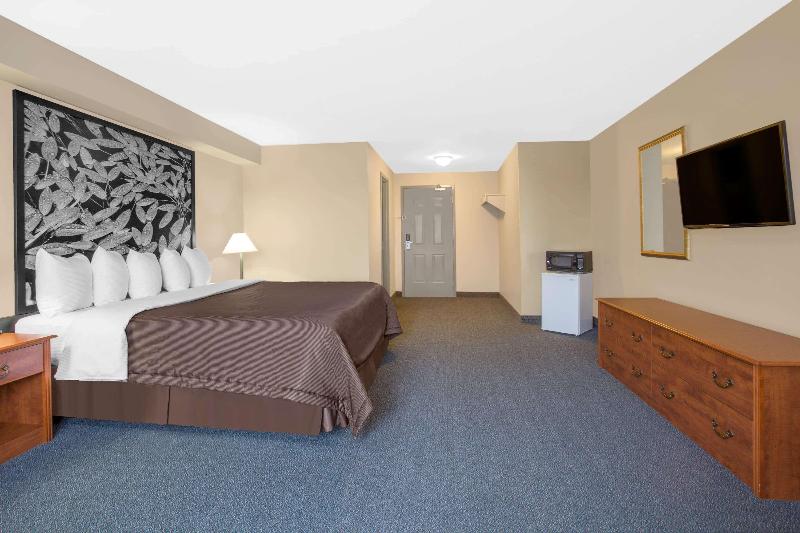 Люкс Кровать Кинг, Super 8 By Wyndham Sault Ste Marie On