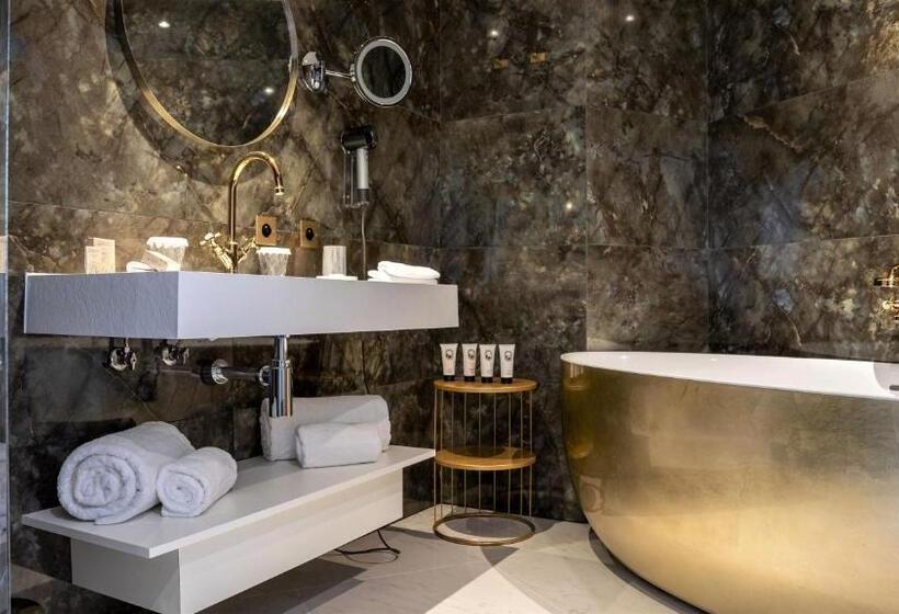 مجموعه ویستا شهر, Hôtel Le Diamond Rock