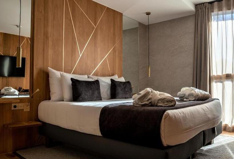 اتاق اجرایی سه نفره, Hôtel Le Diamond Rock