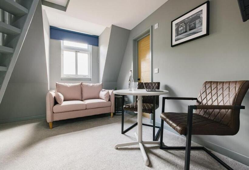 Standard Room, Cityspace Tower Bridge