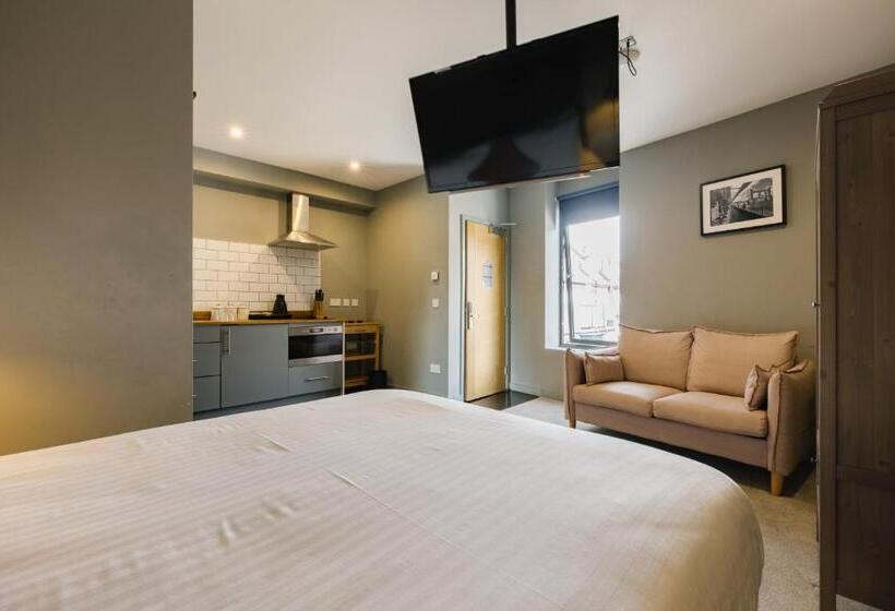Standard Studio, Cityspace Tower Bridge