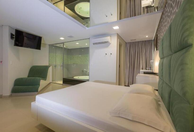 스탠다드 스튜디오, Poeme Motel By Drops