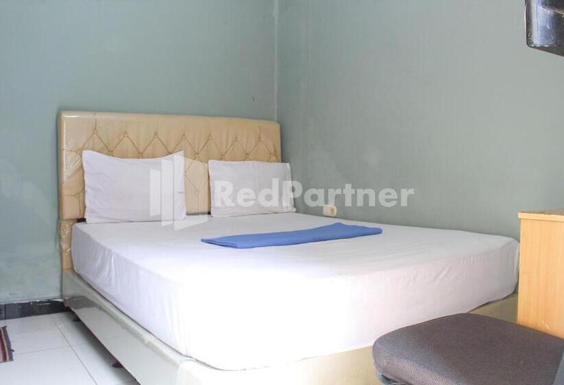 Номер Стандарт, Snow White Residence Near Grogol Mitra Reddoorz