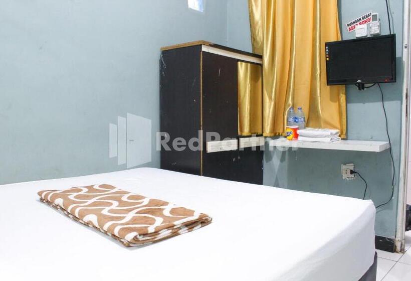 Номер Стандарт, Snow White Residence Near Grogol Mitra Reddoorz