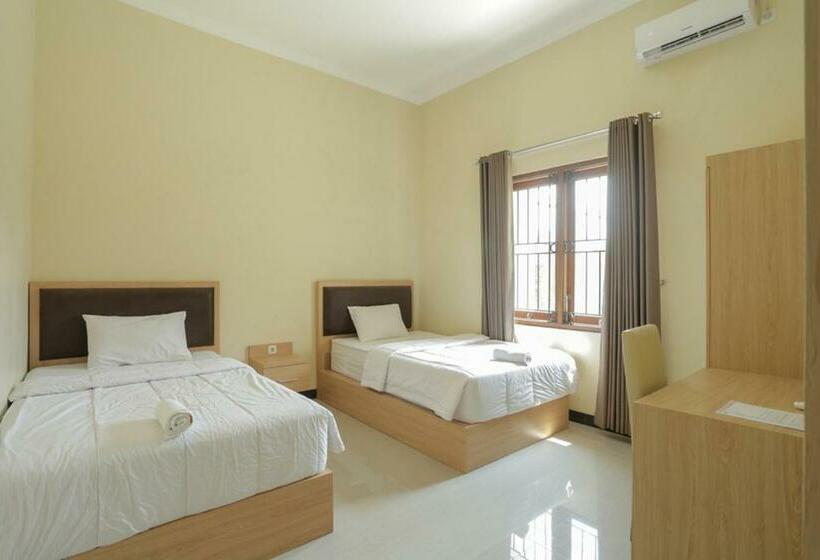 디럭스 룸, Idr Green Guest House Syariah Mitra Reddoorz