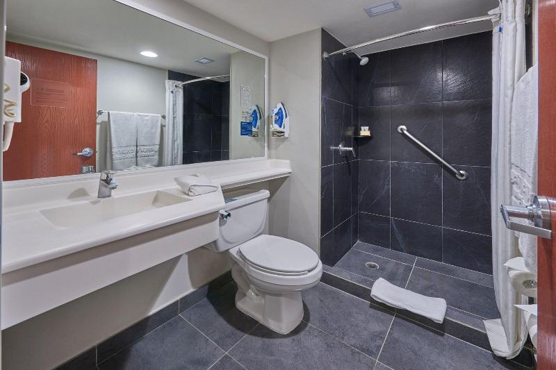 Номер Стандарт, City Express By Marriott Irapuato