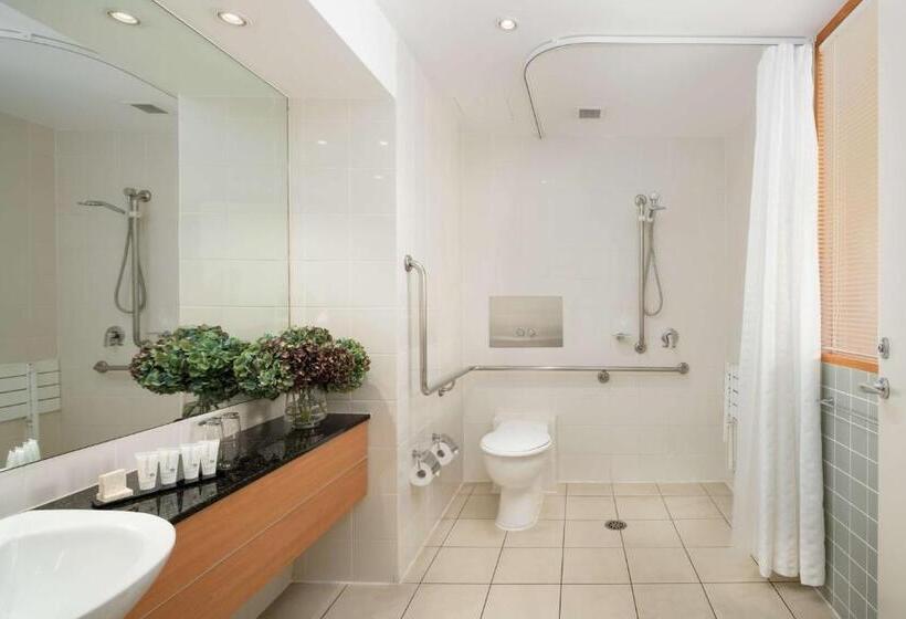 اتاق استاندارد با تخت بزرگ برای معلولان, Rydges Newcastle