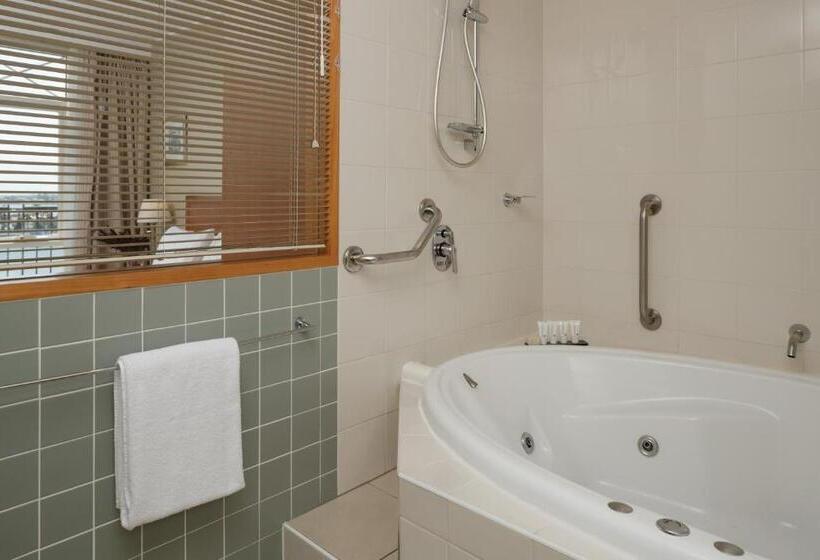 سوئیت با تخت بزرگ, Rydges Newcastle