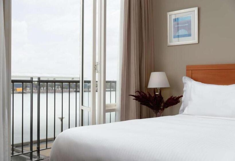 سوئیت با تخت بزرگ, Rydges Newcastle