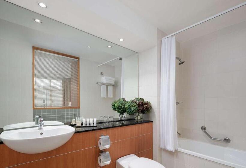سوئیت با تخت بزرگ, Rydges Newcastle