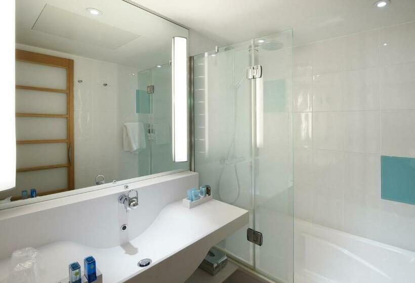 Номер Superior, Novotel London Greenwich