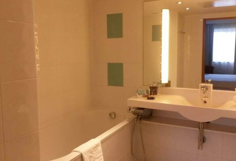 Номер Superior, Novotel London Greenwich