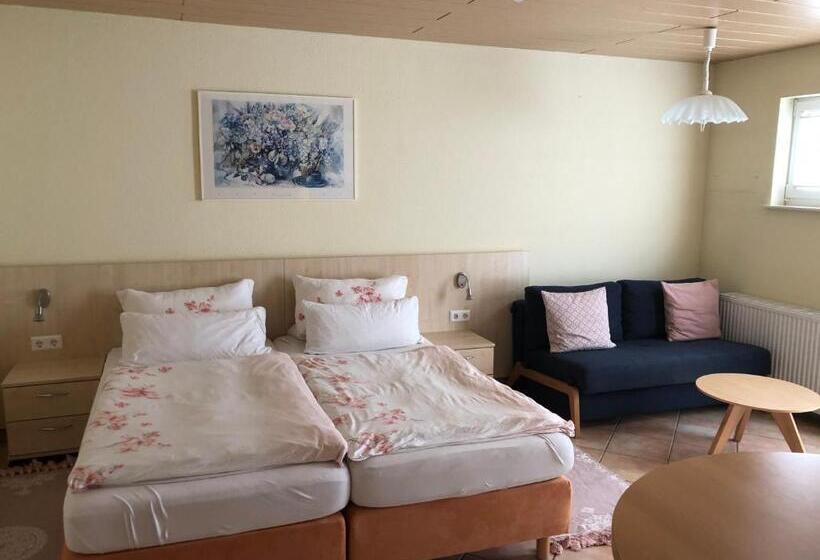 스탠다드 스튜디오, Gästehaus Juhl