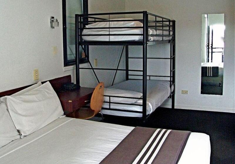 Quarto Familiar, Hacienda