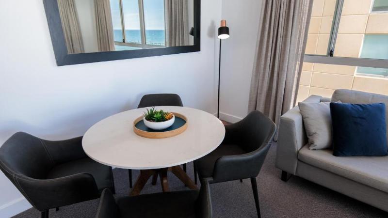 آپارتمان 2 خوابه, Oaks Glenelg Plaza Pier Suites